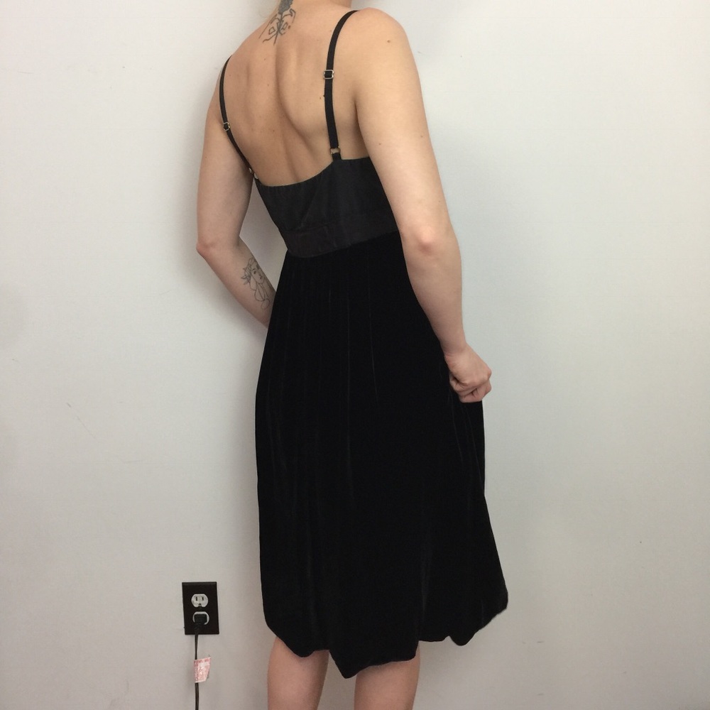 Le Lis Blanc Black Velvet Babydoll Midi Dress - Picture 4 of 8
